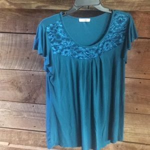 Ladies Youtalla sz XL teal cap sleeve w/lace neck